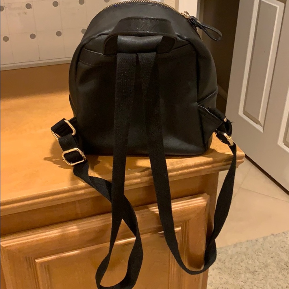 Cute small Backpack!!! - Picture 2 of 3